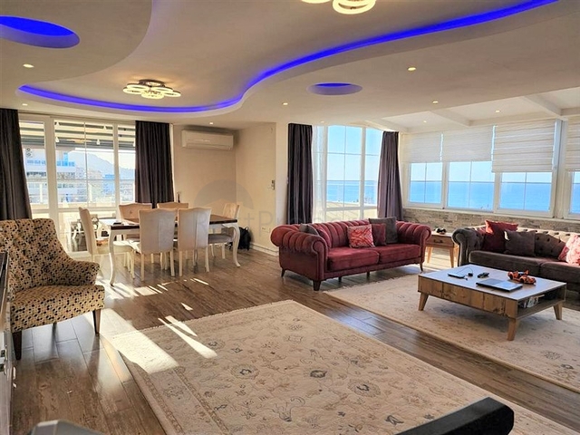 شقة فسيحة 3 + 1 مع إطلالة بانورامية على البحر