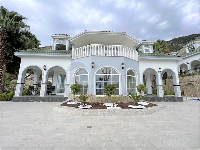 فيلا 3+1 مع إطلالة بانورامية على البحر مع إمكانية الحصول على الجنسية التركية