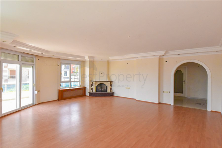 شقة فسيحة 4 + 1 على الساحل الأول في منطقة أوبا