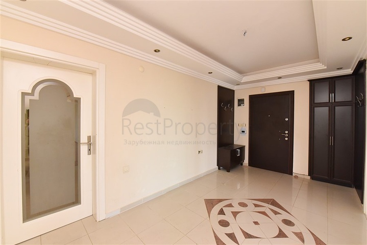 شقة فسيحة 4 + 1 على الساحل الأول في منطقة أوبا