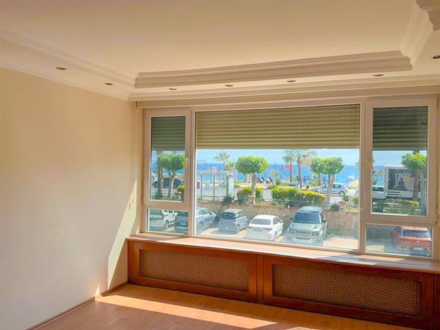 شقة فسيحة 4 + 1 على الساحل الأول في منطقة أوبا