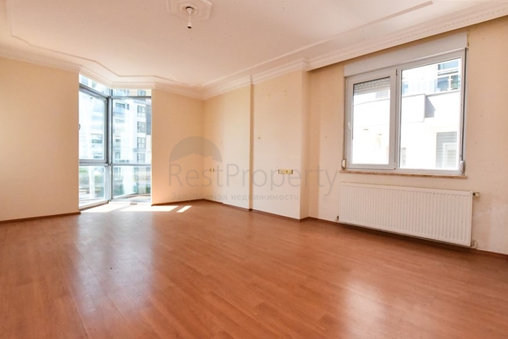 شقة فسيحة 4 + 1 على الساحل الأول في منطقة أوبا