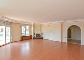 شقة فسيحة 4 + 1 على الساحل الأول في منطقة أوبا