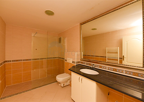 شقة فسيحة 4 + 1 على الساحل الأول في منطقة أوبا