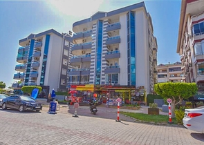 شقة فسيحة 4 + 1 على الساحل الأول في منطقة أوبا