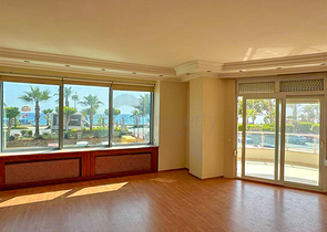 شقة فسيحة 4 + 1 على الساحل الأول في منطقة أوبا