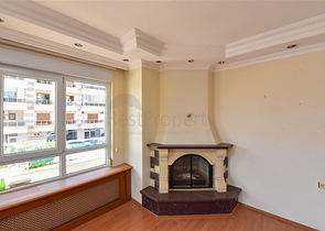 شقة فسيحة 4 + 1 على الساحل الأول في منطقة أوبا