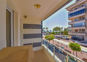 شقة فسيحة 4 + 1 على الساحل الأول في منطقة أوبا