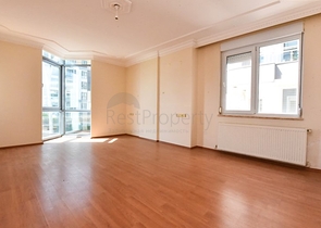 شقة فسيحة 4 + 1 على الساحل الأول في منطقة أوبا