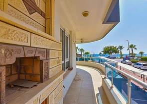 شقة فسيحة 4 + 1 على الساحل الأول في منطقة أوبا