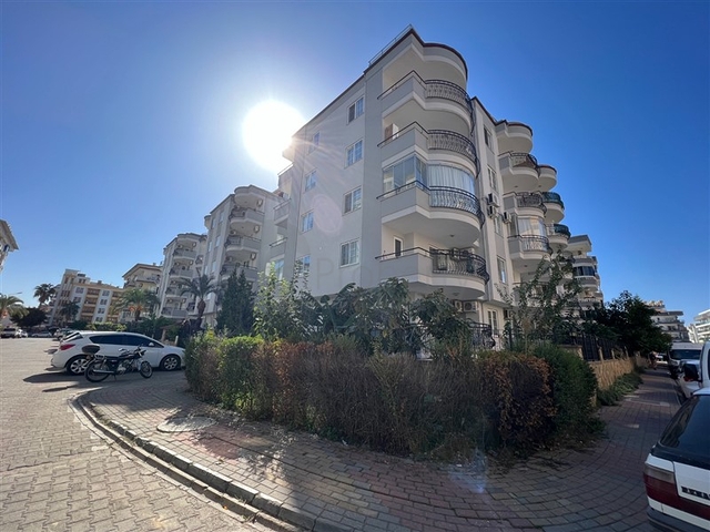 شقة فسيحة 2 + 1 على بعد 500 متر فقط من البحر في منطقة أوبا