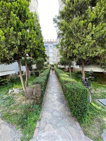 شقة فسيحة 2 + 1 على بعد 500 متر فقط من البحر في منطقة أوبا