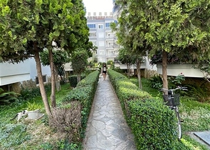 شقة فسيحة 2 + 1 على بعد 500 متر فقط من البحر في منطقة أوبا