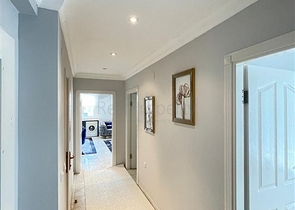 شقة فسيحة 2 + 1 على بعد 500 متر فقط من البحر في منطقة أوبا