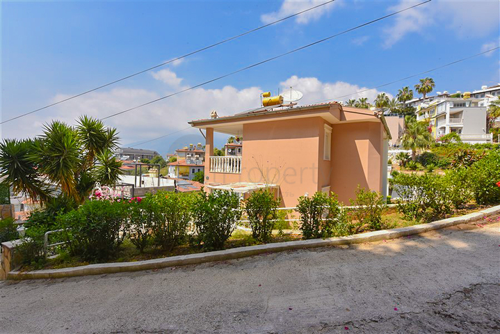 تاون هاوس 2 + 1 على بعد 600 متر من البحر في منطقة كارجيجاك