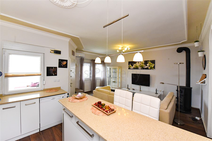 تاون هاوس 2 + 1 على بعد 600 متر من البحر في منطقة كارجيجاك