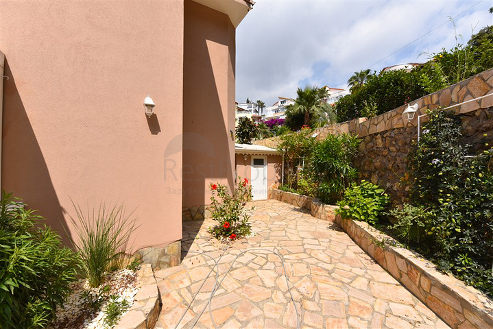 تاون هاوس 2 + 1 على بعد 600 متر من البحر في منطقة كارجيجاك