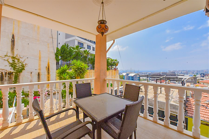 تاون هاوس 2 + 1 على بعد 600 متر من البحر في منطقة كارجيجاك