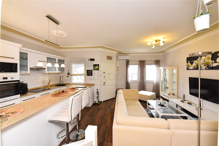 تاون هاوس 2 + 1 على بعد 600 متر من البحر في منطقة كارجيجاك