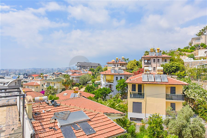 تاون هاوس 2 + 1 على بعد 600 متر من البحر في منطقة كارجيجاك