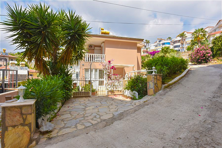 تاون هاوس 2 + 1 على بعد 600 متر من البحر في منطقة كارجيجاك