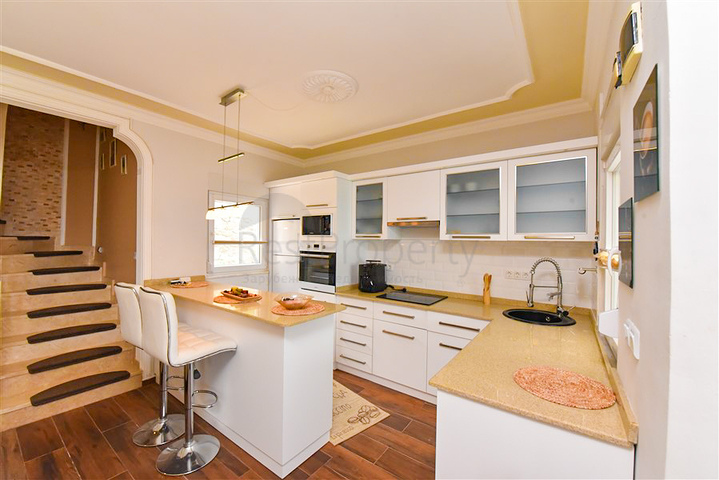 تاون هاوس 2 + 1 على بعد 600 متر من البحر في منطقة كارجيجاك