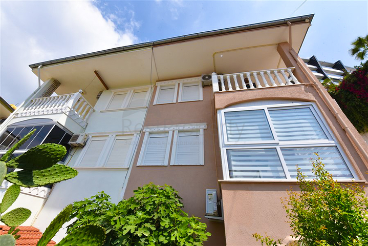 تاون هاوس 2 + 1 على بعد 600 متر من البحر في منطقة كارجيجاك