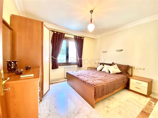 فيلا واسعة لعائلة كبيرة ، على مسافة قريبة من البحر