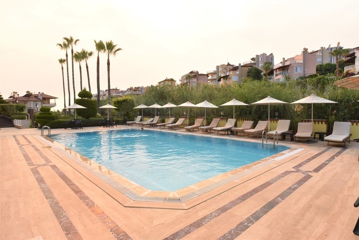 فيلا واسعة لعائلة كبيرة ، على مسافة قريبة من البحر