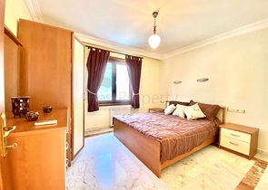 فيلا واسعة لعائلة كبيرة ، على مسافة قريبة من البحر