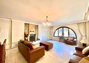 فيلا واسعة لعائلة كبيرة ، على مسافة قريبة من البحر