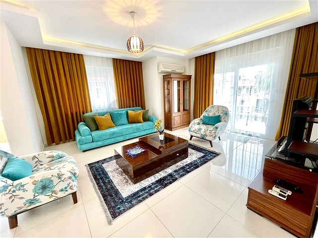 بنتهاوس فسيحة 4 + 1 من المالك ، على بعد 300 متر من البحر في منطقة أوبا