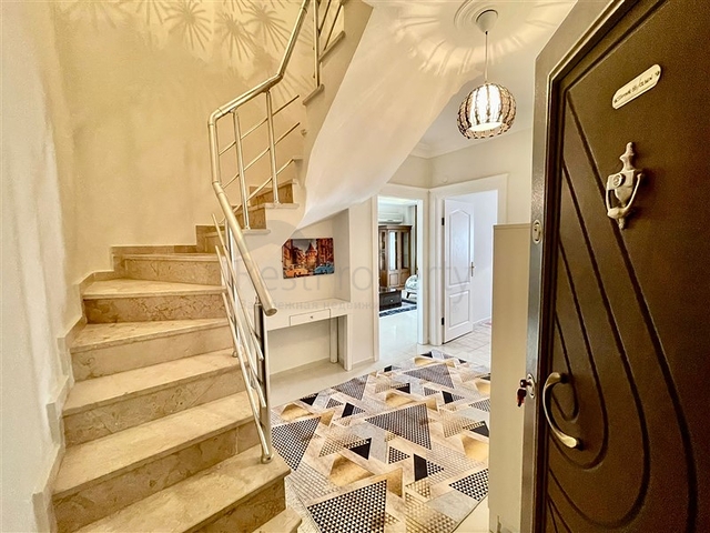 بنتهاوس فسيحة 4 + 1 من المالك ، على بعد 300 متر من البحر في منطقة أوبا