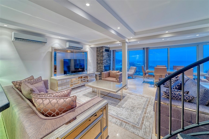 فيلا 5+1 على بعد 800 متر من الشاطئ مع إطلالات بانورامية على البحر والجبل