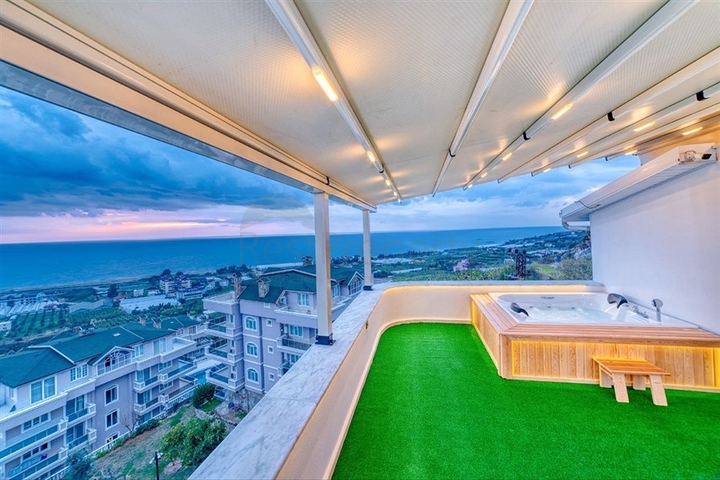 فيلا 5+1 على بعد 800 متر من الشاطئ مع إطلالات بانورامية على البحر والجبل