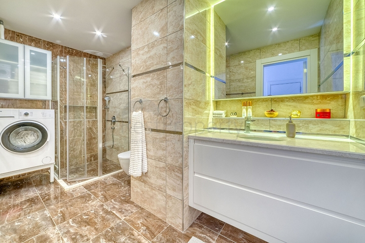 بنتهاوس 2+1 مع تراس واسع وإطلالة على الجبل