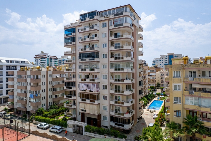 بنتهاوس 2+1 مع تراس واسع وإطلالة على الجبل