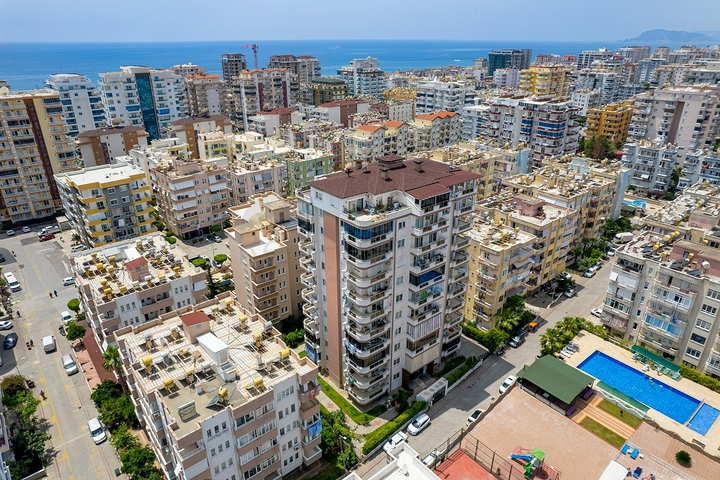 بنتهاوس 2+1 مع تراس واسع وإطلالة على الجبل