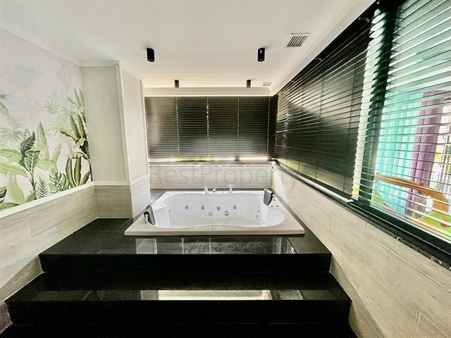 دوبلكس حديقة في منطقة أوبا