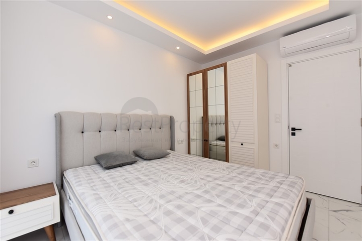 شقة جديدة 1+1 في وسط ألانيا