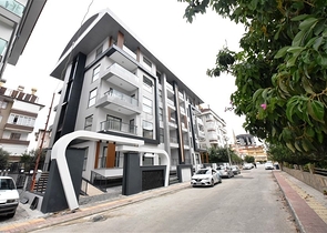 شقة جديدة 1+1 في وسط ألانيا