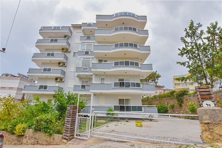 شقة 4+1 مع تراس وشرفات واسعة