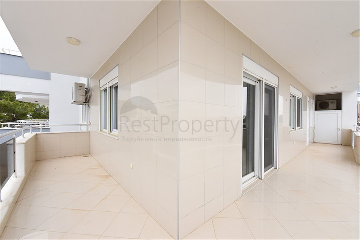 شقة 4+1 مع تراس وشرفات واسعة