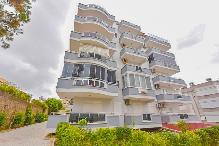 شقة 4+1 مع تراس وشرفات واسعة