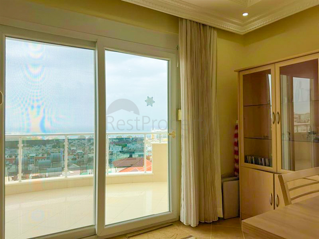 شقة 4+1 مع تراس وشرفات واسعة