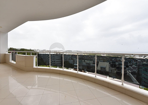 شقة 4+1 مع تراس وشرفات واسعة