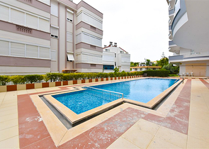 شقة 4+1 مع تراس وشرفات واسعة