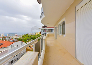 شقة 4+1 مع تراس وشرفات واسعة