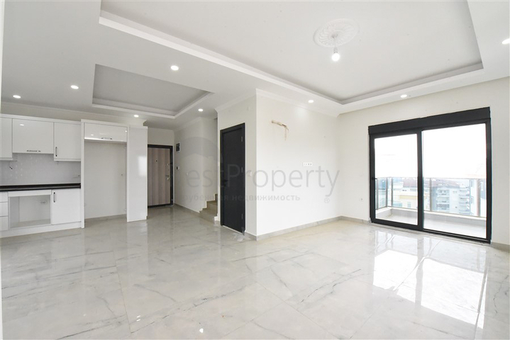 بنتهاوس من طابقين 2 + 1 مع إطلالات على البحر والجبل