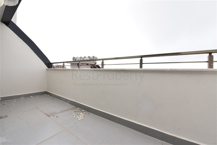 بنتهاوس من طابقين 2 + 1 مع إطلالات على البحر والجبل